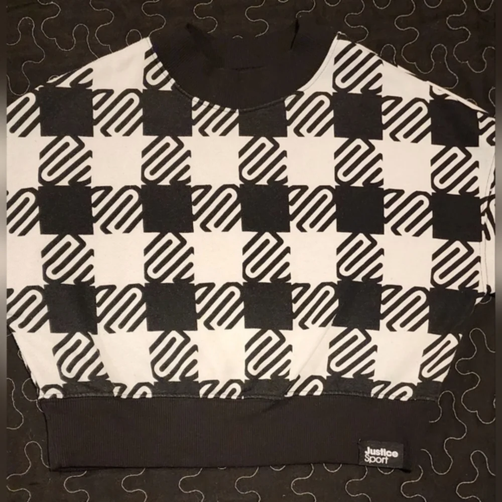 Girl's Justice Sport Pullover Checkered‎ Sweater. White & Black Size 6/7 Small